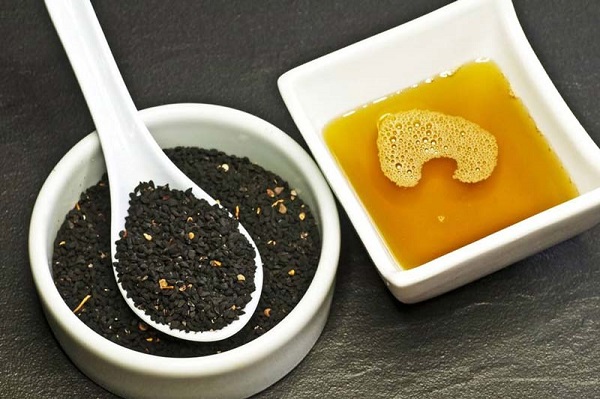 عسل و سیاه دانه برای معده